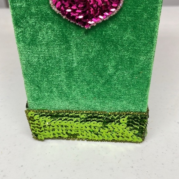Holiday Square Sequin Wine Gift Box - Picture 10 of 10